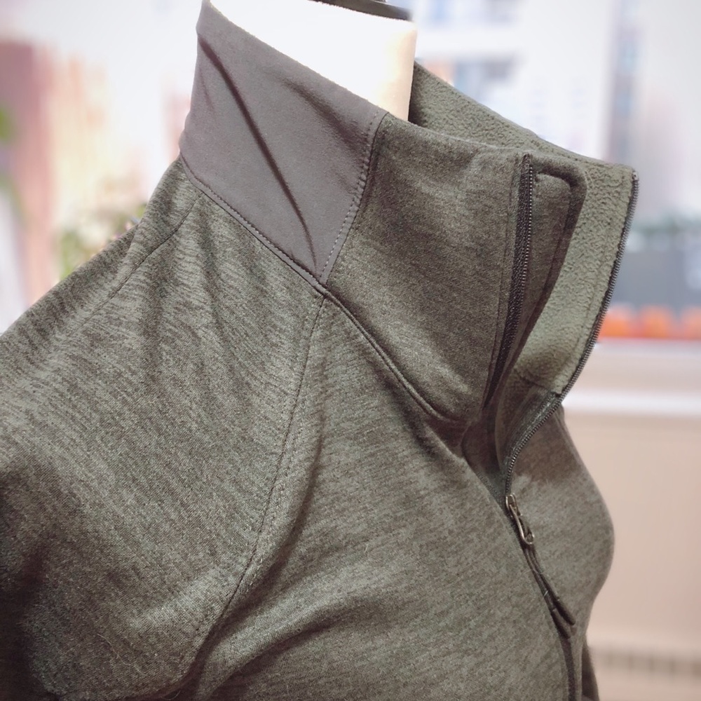 Northface base layer running jacket - Picture 5 of 6